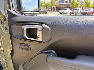 2026 Jeep Wrangler — photo 25 view