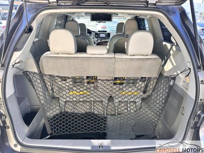 2013 Toyota Sienna — photo 34 view