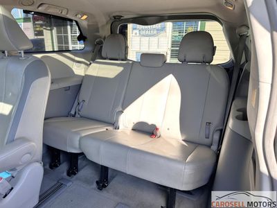 2013 Toyota Sienna — photo 30 view