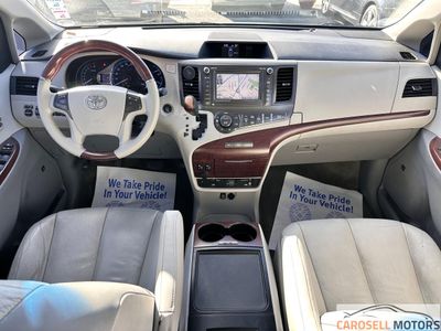 2013 Toyota Sienna — photo 16 view