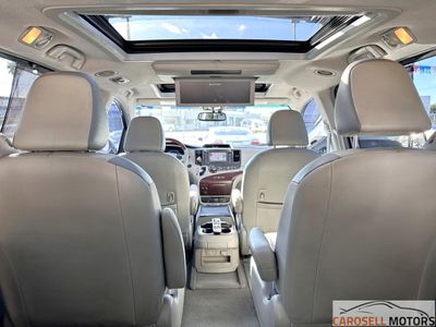 2013 Toyota Sienna — photo 33 view