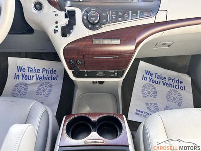 2013 Toyota Sienna — photo 23 view