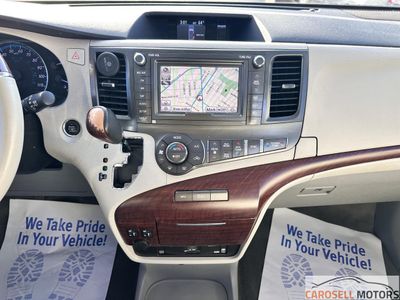 2013 Toyota Sienna — photo 20 view