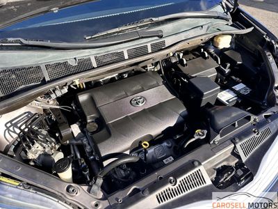 2013 Toyota Sienna — photo 35 view