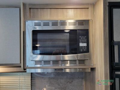 2022 Winnebago Minnie — photo 40 view