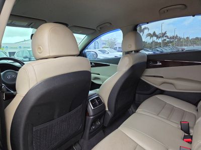 2018 Kia Sorento — photo 19 view