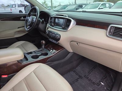2018 Kia Sorento — photo 9 view