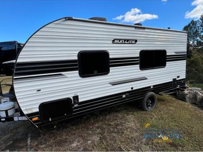 2026 Sunset Park Sun Lite LTD — side profile view