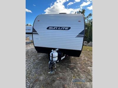 2026 Sunset Park Sun Lite LTD — front three-quarter view