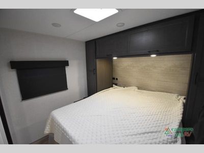 2025 Venture RV Stratus — photo 43 view