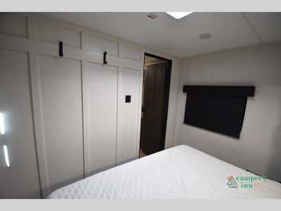 2025 Venture RV Stratus — photo 42 view
