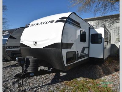 2025 Venture RV Stratus — rear three-quarter view