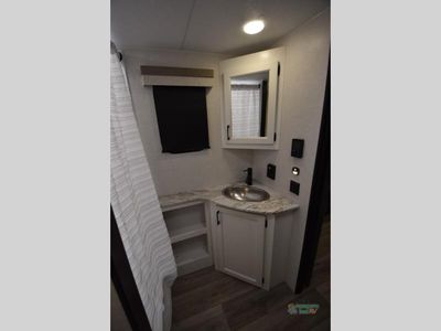 2025 Venture RV Stratus — photo 50 view