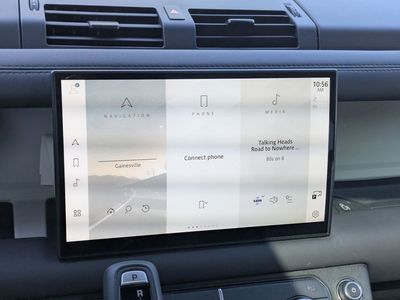 2025 Land Rover Defender 110 — photo 20 view