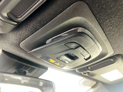 2025 Toyota Corolla — photo 17 view