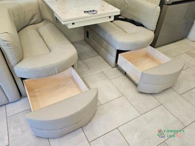 2027 Tiffin Motorhomes Phaeton — photo 46 view