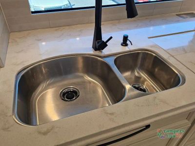 2027 Tiffin Motorhomes Phaeton — photo 25 view