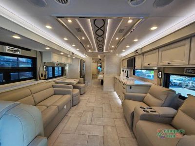 2027 Tiffin Motorhomes Phaeton — photo 9 view