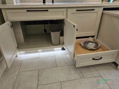 2027 Tiffin Motorhomes Phaeton — photo 29 view