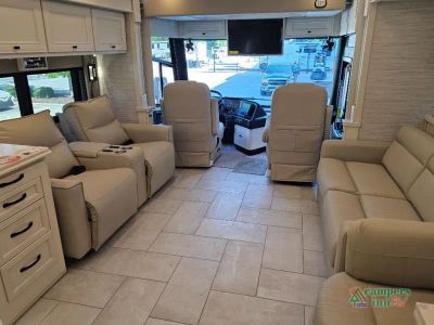 2027 Tiffin Motorhomes Phaeton — photo 49 view