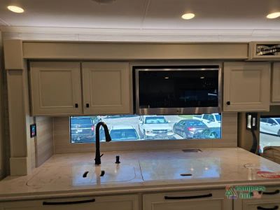 2027 Tiffin Motorhomes Phaeton — photo 32 view