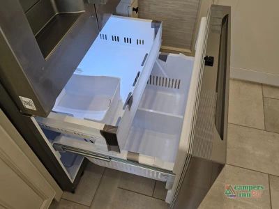 2027 Tiffin Motorhomes Phaeton — photo 40 view