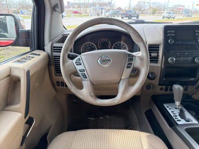 2014 Nissan Titan - Photo 22