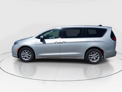 2023 Chrysler Pacifica - Photo 4