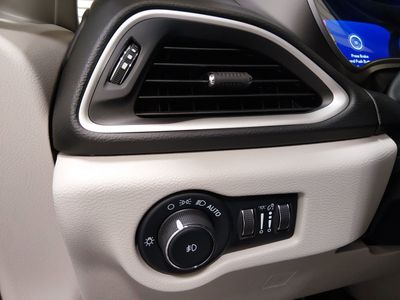 2023 Chrysler Pacifica - Photo 13