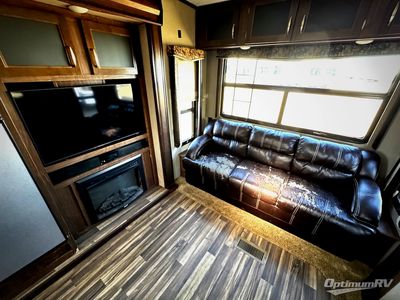 2017 Keystone Montana High Country — photo 7 view