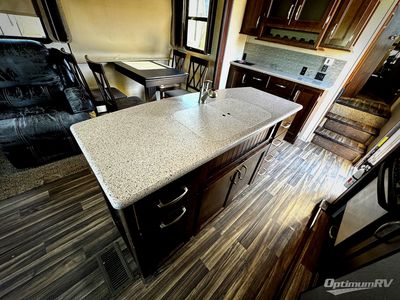 2017 Keystone Montana High Country — interior view