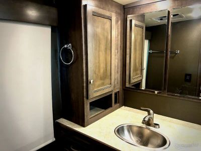 2019 Winnebago Forza — photo 19 view