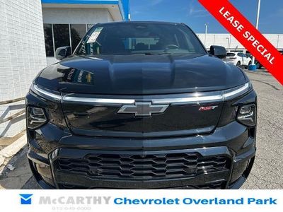 2025 Chevrolet Silverado EV - Photo 3