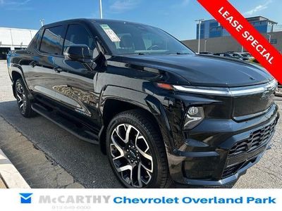 2025 Chevrolet Silverado EV - Photo 2