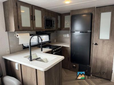 2022 Forest River RV Salem - Photo 8