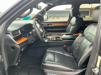 2024 Jeep Grand Wagoneer L — photo 9 view