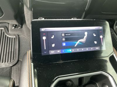 2024 Jeep Grand Wagoneer L — photo 17 view