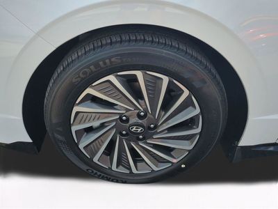 2026 Hyundai SONATA HYBRID — photo 11 view