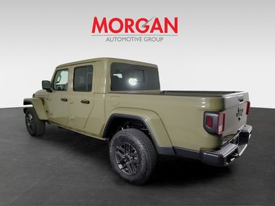 2026 Jeep Gladiator — photo 7 view
