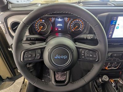 2026 Jeep Gladiator — photo 18 view
