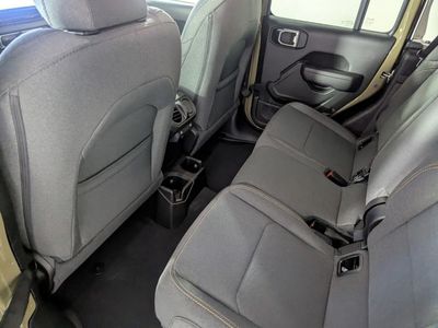 2026 Jeep Gladiator — photo 15 view