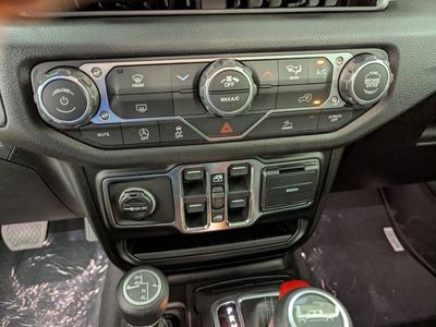 2026 Jeep Gladiator — photo 23 view