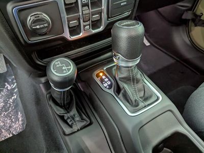 2026 Jeep Gladiator — photo 24 view