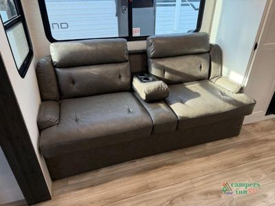 2026 Venture RV Campbound Platinum — photo 27 view