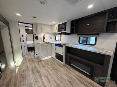 2026 Venture RV Campbound Platinum — photo 15 view