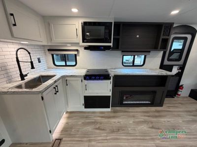 2026 Venture RV Campbound Platinum — photo 16 view