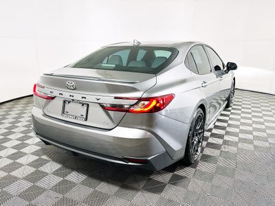2025 Toyota Camry - Photo 3