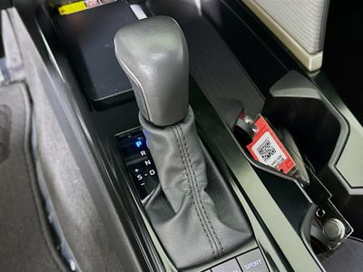 2025 Toyota Camry - Photo 21