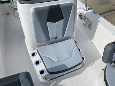 2026 Robalo 206 Cayman - Photo 4