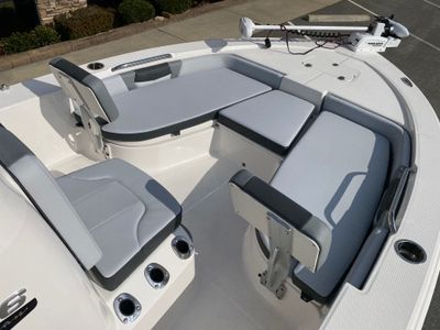 2026 Robalo 206 Cayman - Photo 1